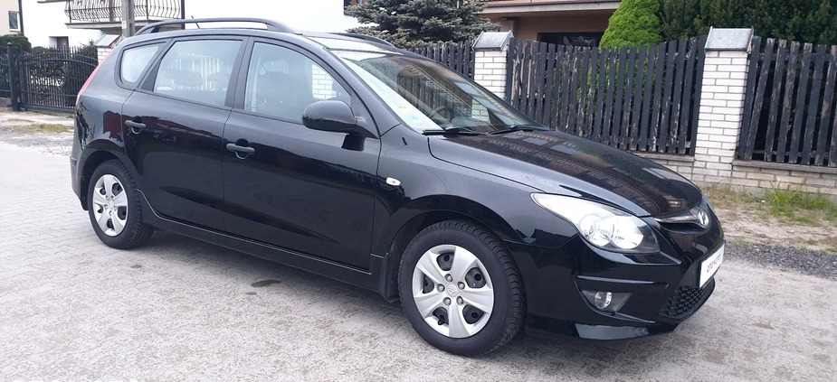 Hyundai I30 cena 26500 przebieg: 73318, rok produkcji 2013 z Łaskarzew małe 277